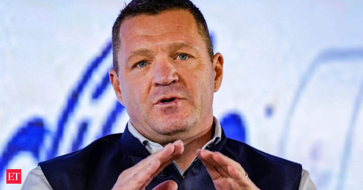 Pieter Elbers fails the India test