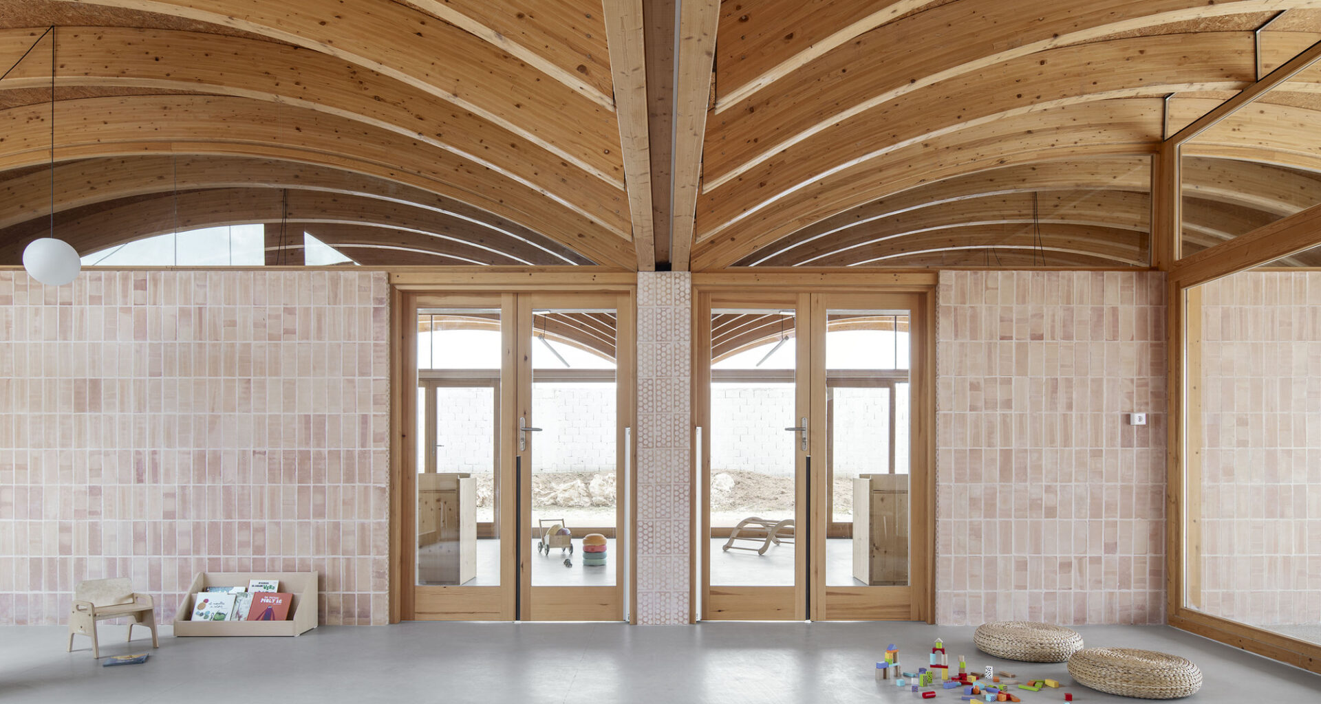 Nursery School in Muro / BOS Arquitectes