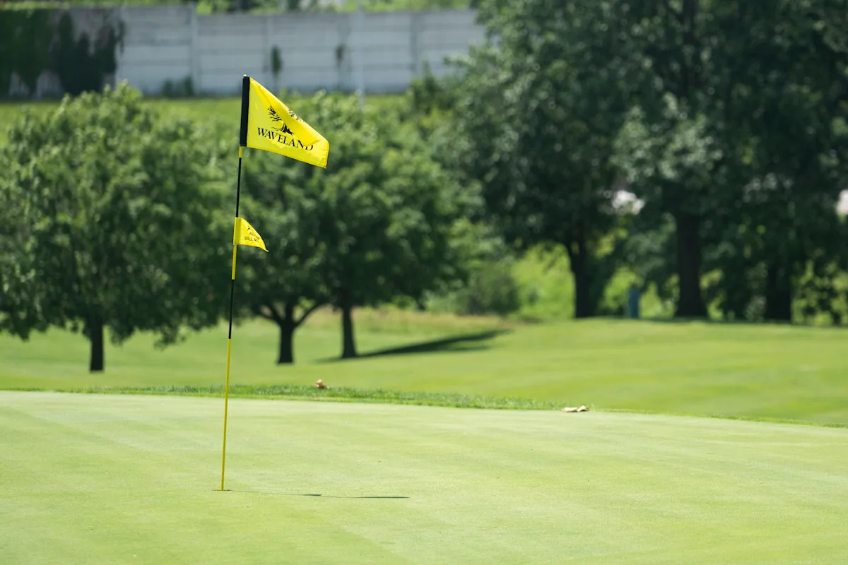 Iowa golf course lighting project scrapped after neighbor pushback