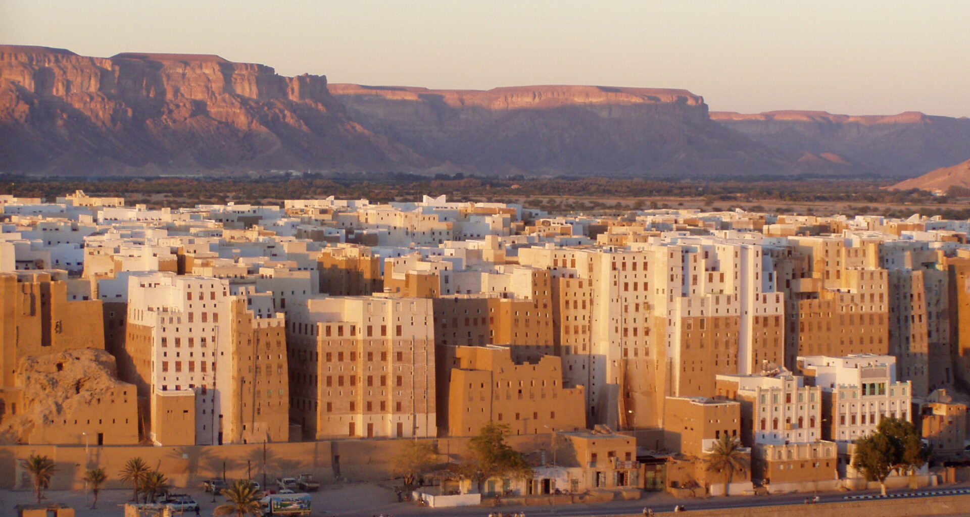 The Earthen Towers of Shibam: A Vertical City in the Yemeni Desert
