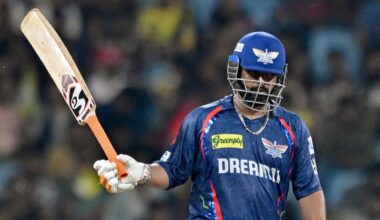 Pant impressed by 'enthu' Tendulkar Jr's bat weight