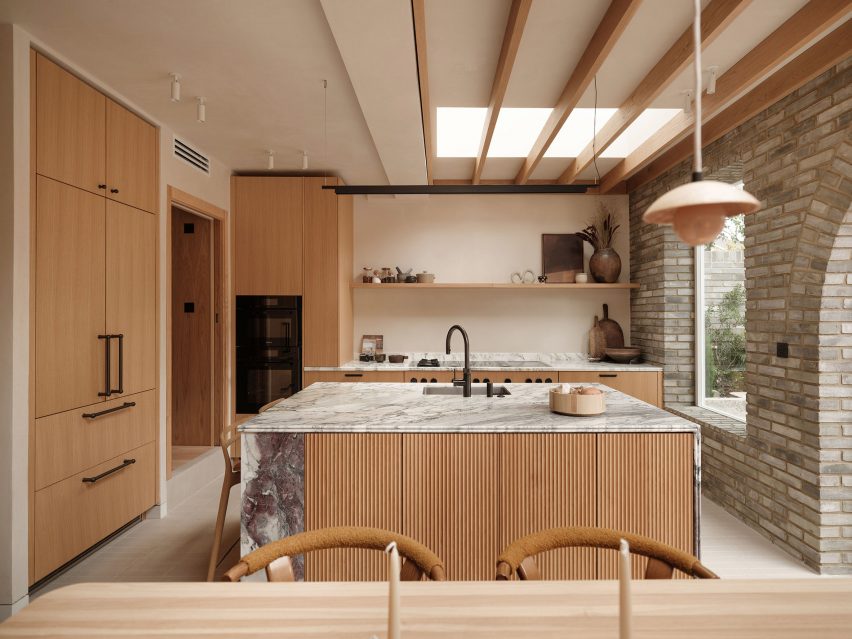 Kitchen and dining space interior by Architecture for London and Hamish Vincent Design