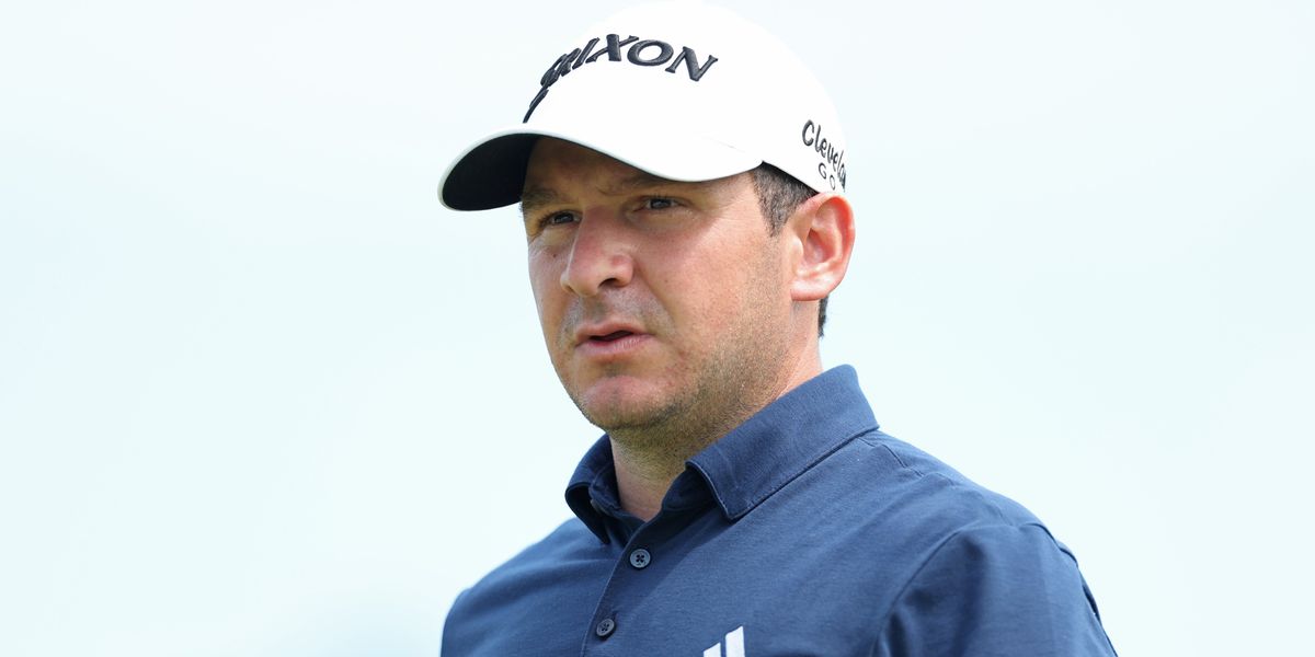 Golf star explains custom bib as he launches search for a wife during tournament