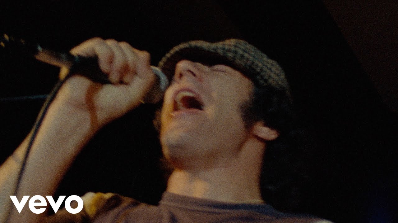 AC/DC - Hells Bells (Official 4K Video) - YouTube