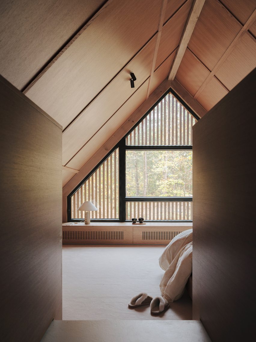 House at the Edge (Maison de l'Orée) by In Sinu Architectes