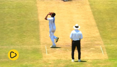 Sri Lanka’s Richmond College’s Nethuja Basitha attempted an Usman Tariq-like pause in his bowling action during the ‘Lover’s Quarrel’ match against Mahinda College in Galle on Saturday (March 21).