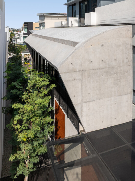 Interface House / Core Design Workshop - Image 2 of 24