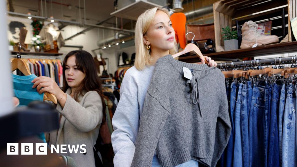 UK inflation rate stays at 3% before Iran war hits oil prices - BBC
