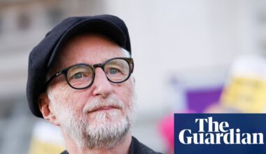 Billy Bragg calls for big turnout at London march against far right | Politics