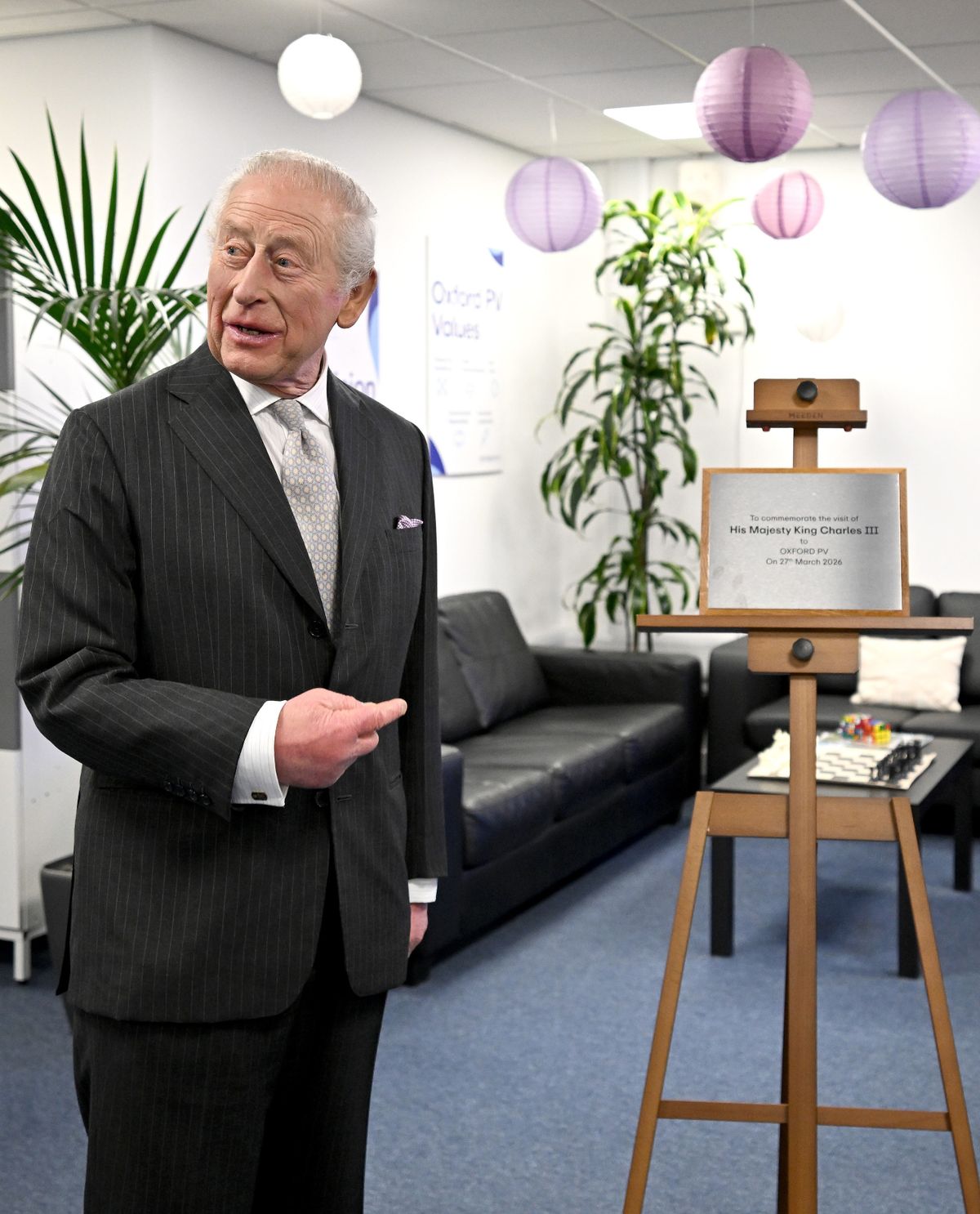 The King after the plaque was put back in the right place