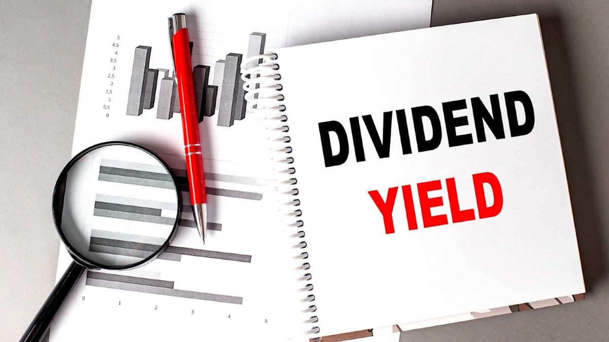 Thinking of buying Legal & General shares for the 9% dividend yield? Read this first