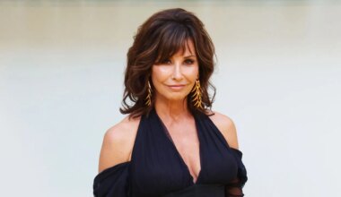 'Showgirls' star Gina Gershon details rejecting 'exploitative' slasher film role