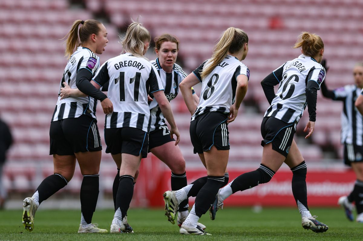Oona Sevenius of Newcastle United celebrates with team-mates at Sunderland