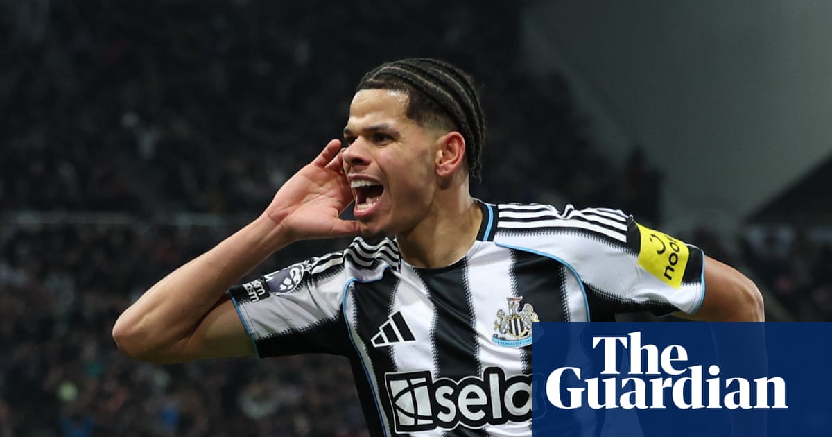 Osula wonder goal for 10-man Newcastle ends Carrick’s unbeaten Manchester United start | Premier League