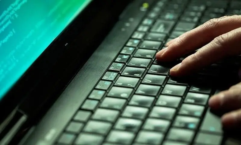 ‘Digital anxiety’ defines modern work culture: survey - Pakistan