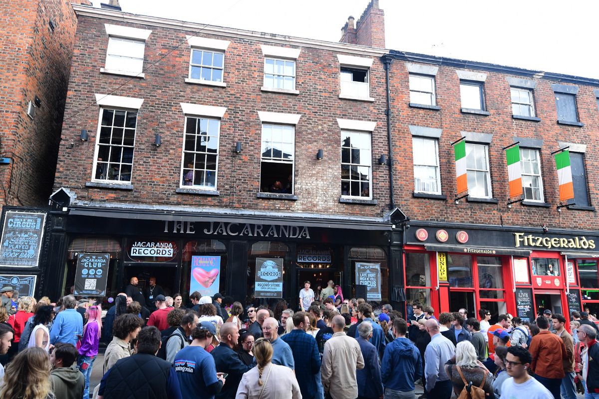 Crowds at The Jacaranda on Slater Street