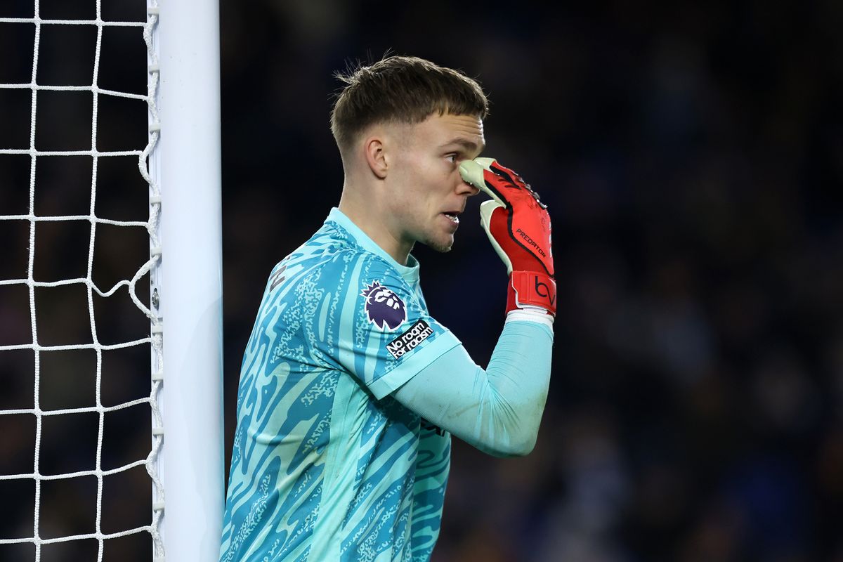  Brighton and Hove Albion goalkeeper Bart Verbruggen organises a wall
