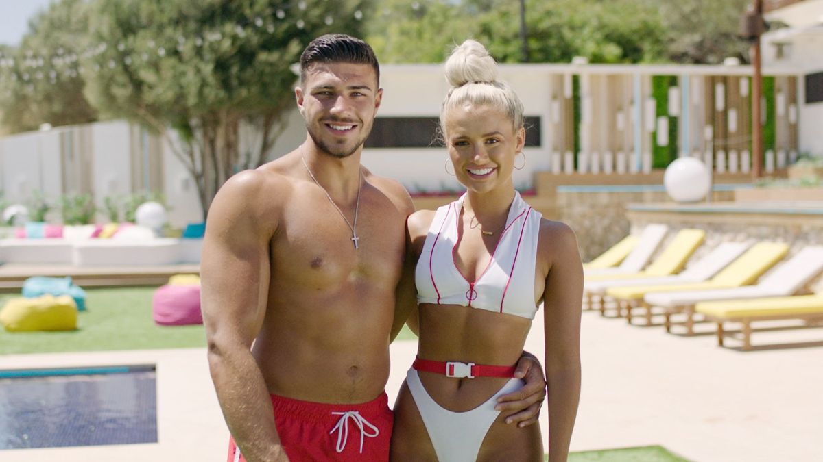 molly mae and tommy fury in love island villa