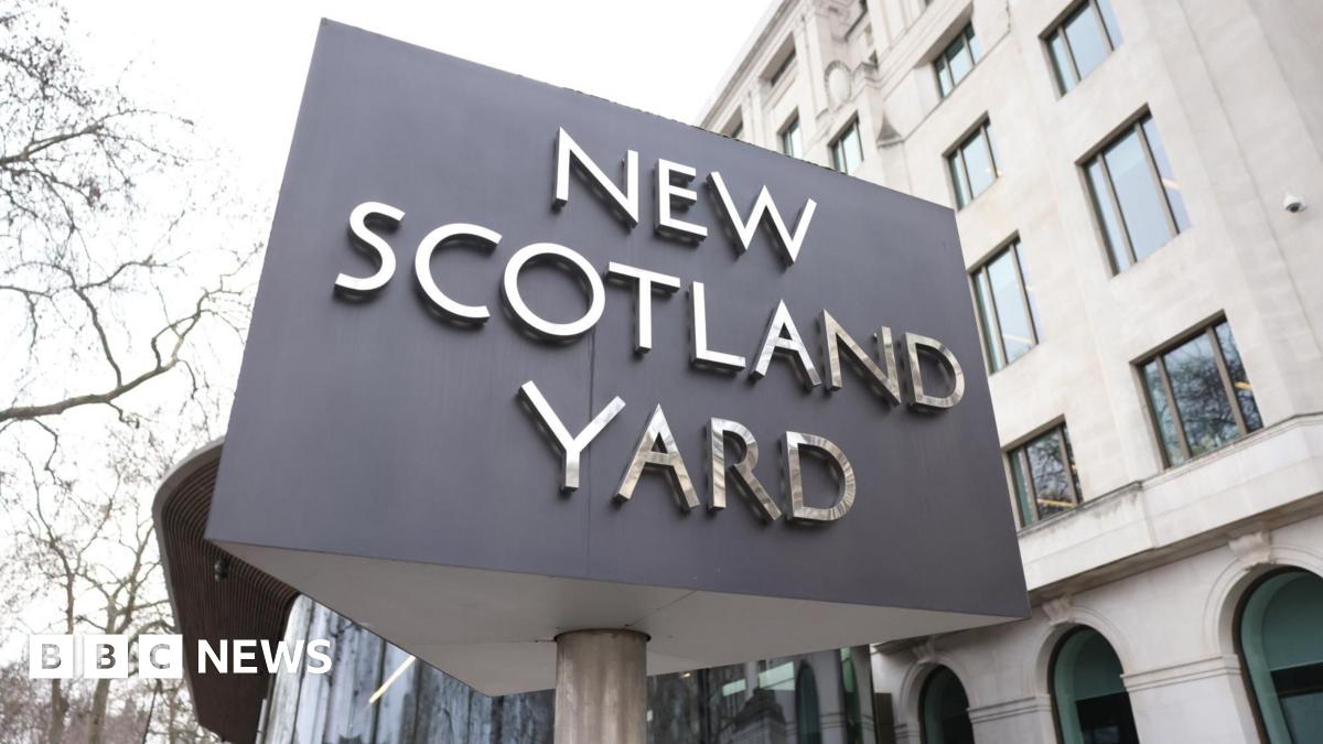 Eighteen protestors were arrested outside New Scotland Yard over their support for Palestine Action.