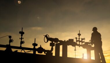 Oil Prices Spike as Iran Denies U.S. Talks and Traders Refocus on Supply Risk