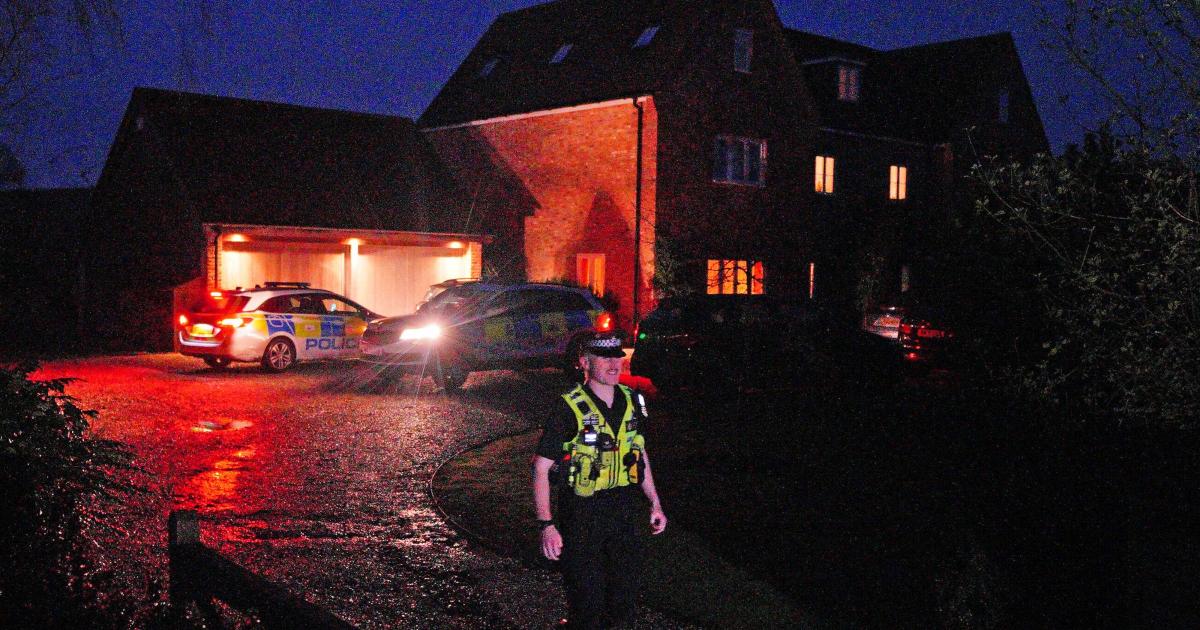 Peter Mandelson to 'give up' Wiltshire home raided by police