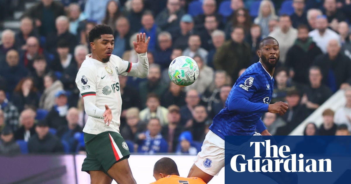 Everton turn up heat on Rosenior as Beto double and Ndiaye sink Chelsea | Premier League