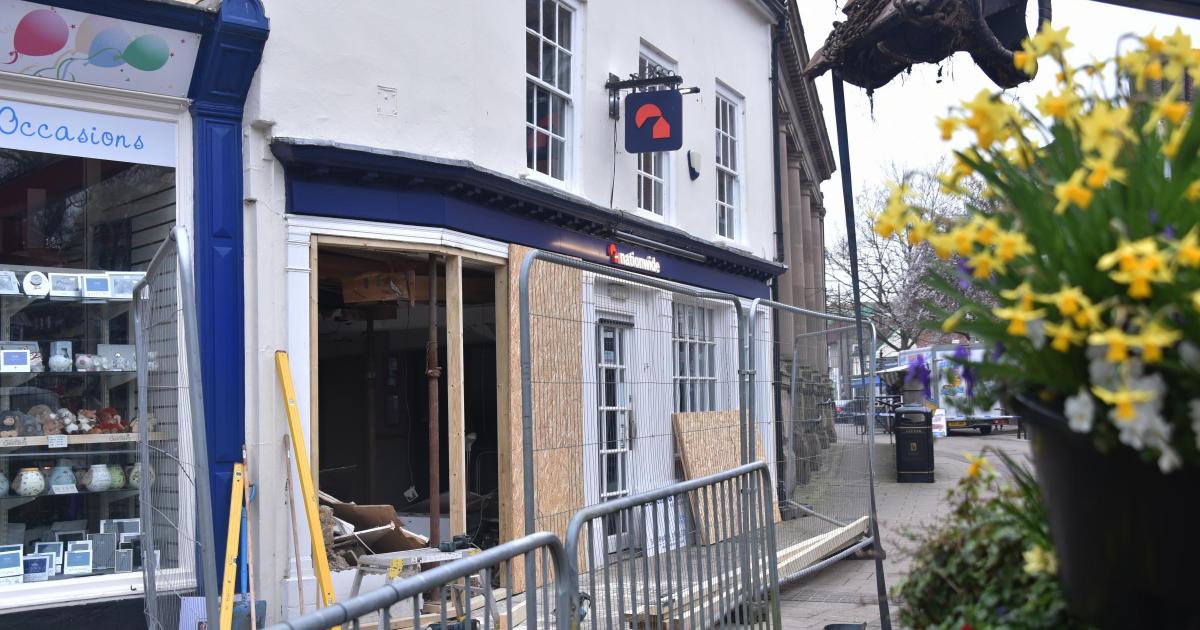 Manhunt under way after Beccles Nationwide ram-raid