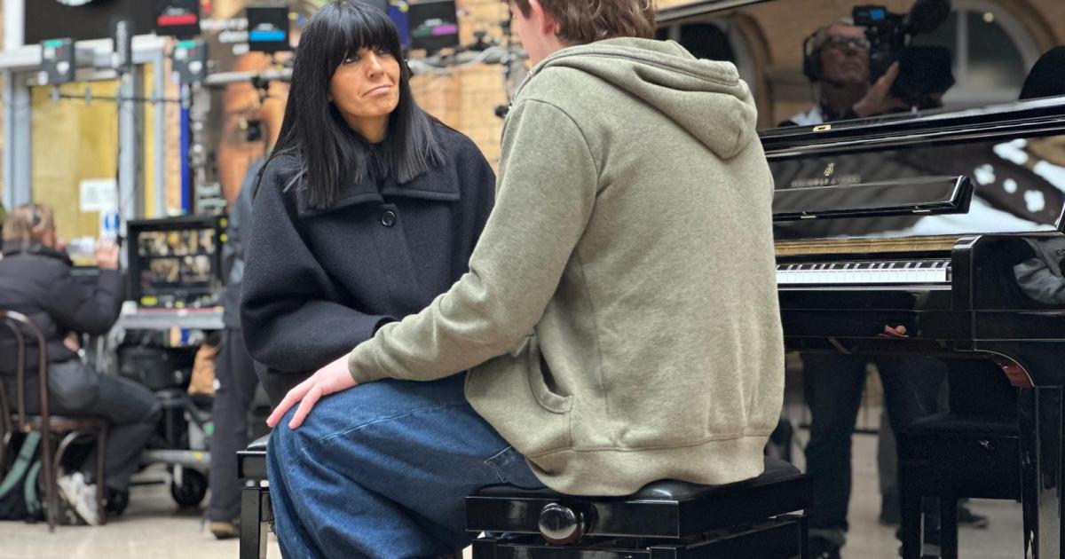 Claudia Winkleman films The Piano at York Railway Station