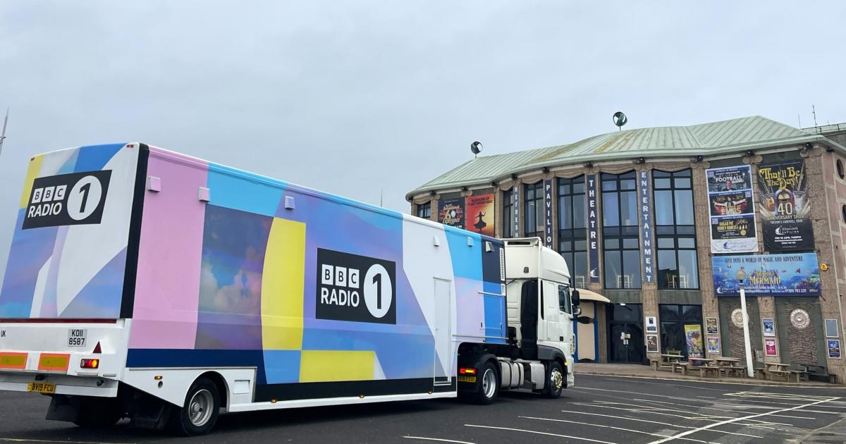 Radio 1 arrive in Weymouth ahead of Greg James' challenge