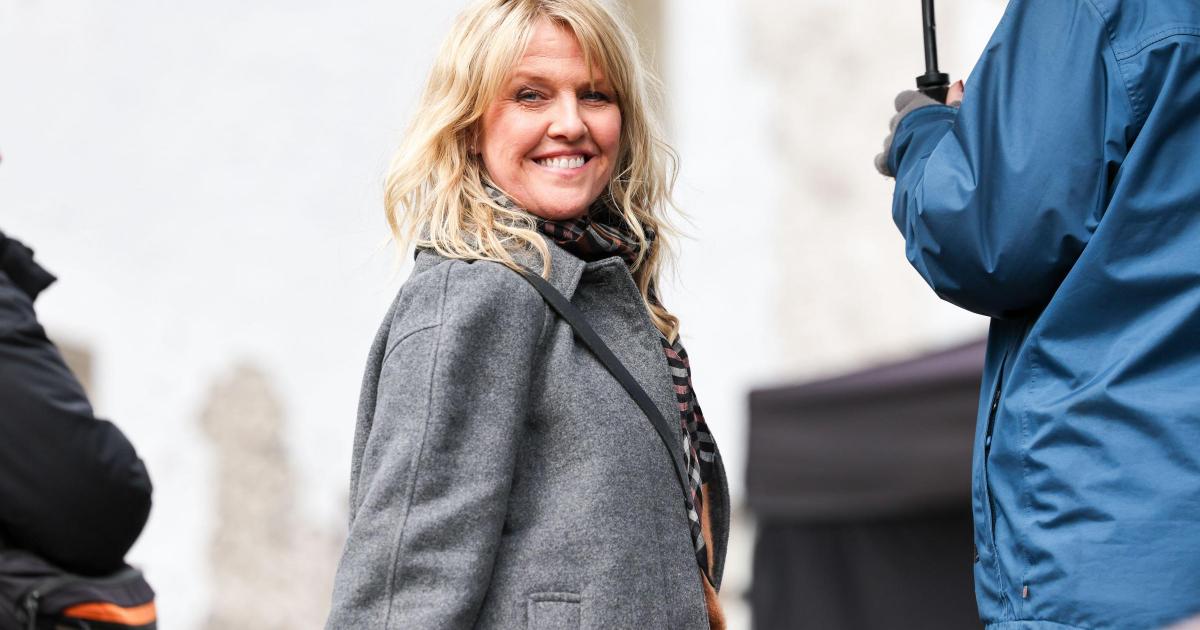 Shetland star Ashley Jensen in Kilbarchan for filming