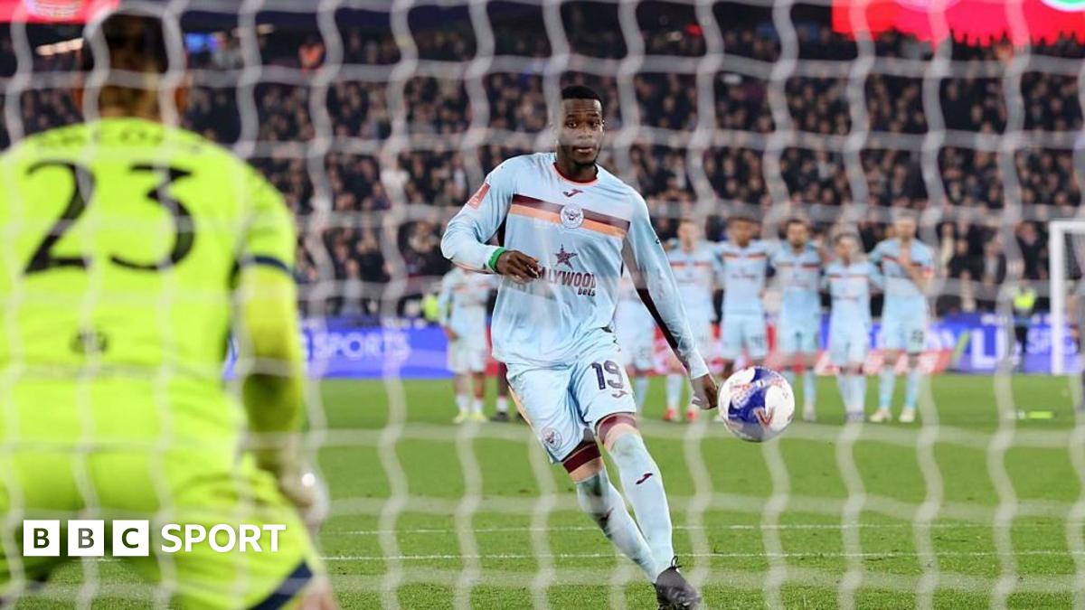 Italy's Andrea Pirlo dinks a penalty down the middle past England goalkeeper Joe Hart at Euro 2012