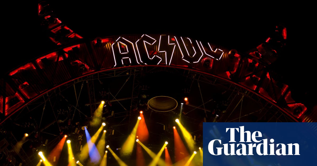 AC/DC guitarist Stevie Young hospitalised ahead of Buenos Aires concerts | AC/DC