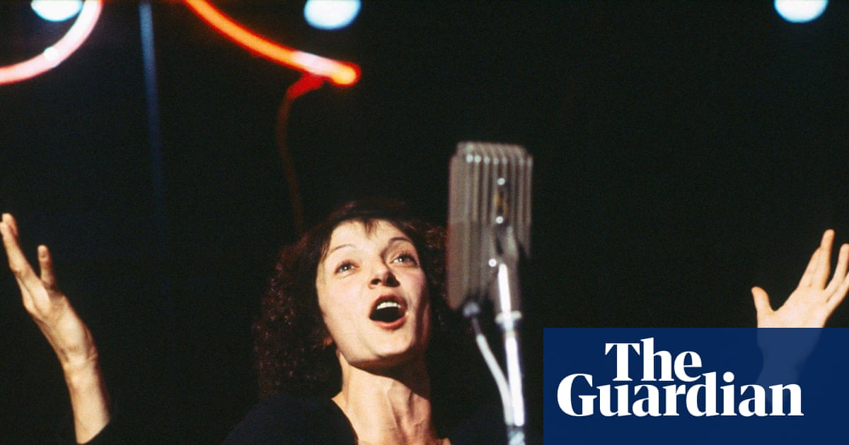 Jane Lapotaire was a sensation as Edith Piaf – and a majestic actor you’d never regret seeing on stage | Theatre