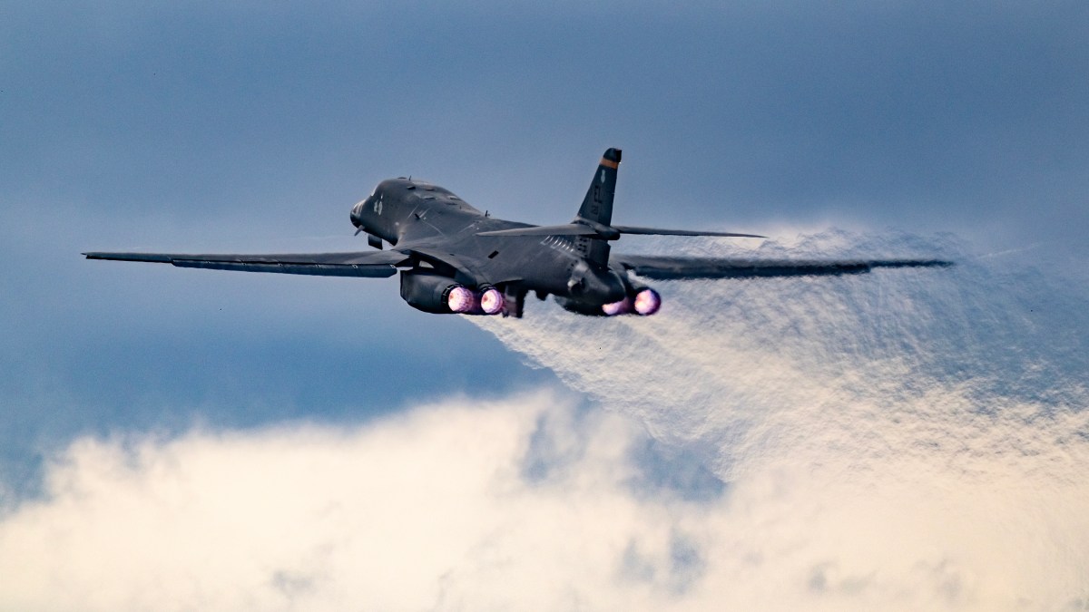 US bombers take off from British RAF base