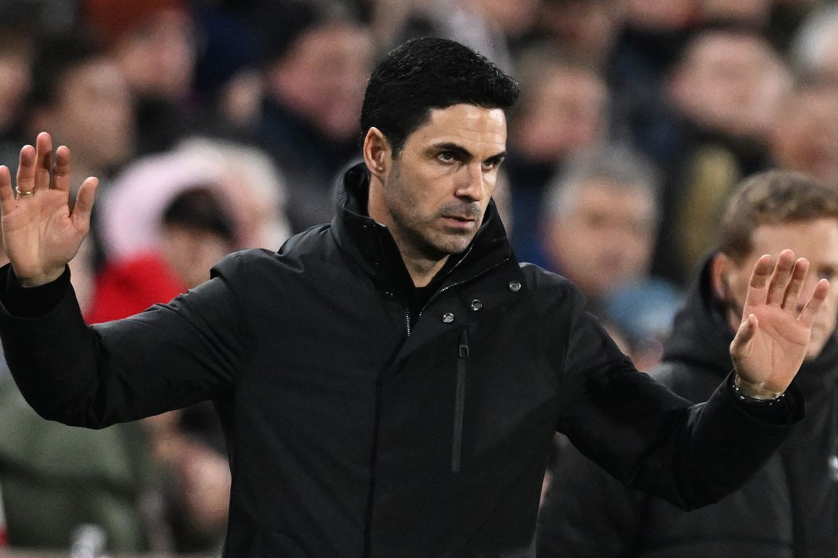 Mikel Arteta, Manager of Arsenal, reacts during the Premier League match between Brentford and Arsenal at Gtech Community Stadium