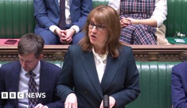 Reeves pledges to support 'those who need it most' if energy bills spiral