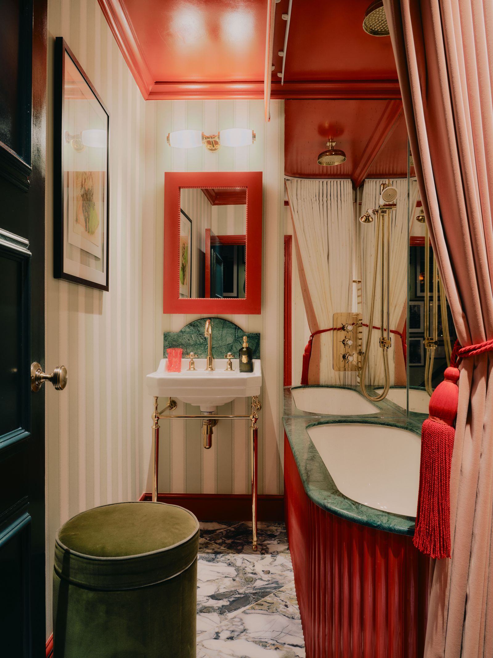 Harris Reeds stylish west London flat is as theatrical as his designs for fashion and furnishings red and green...