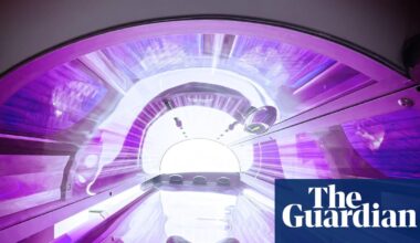 Department of Health retracts claim sunbeds are as dangerous as smoking | Health policy