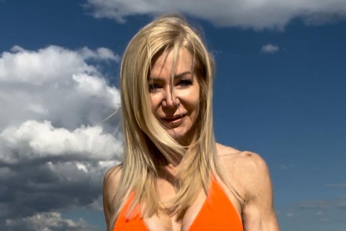 Ripped gran shares diet hack which allows her to each chocolate everyday

Lesley Maxwell

Credit: @lesleymaxwell.fitness/Instagram