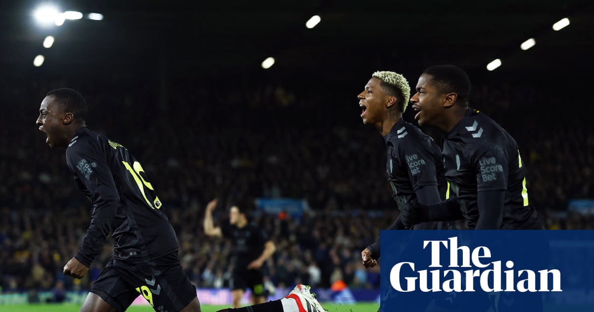 Habib Diarra’s decisive penalty for streetwise Sunderland sees off Leeds | Premier League