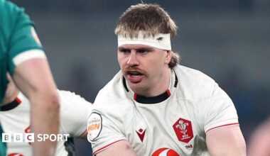 Aaron Wainwright set to pass the ball for Wales against Ireland