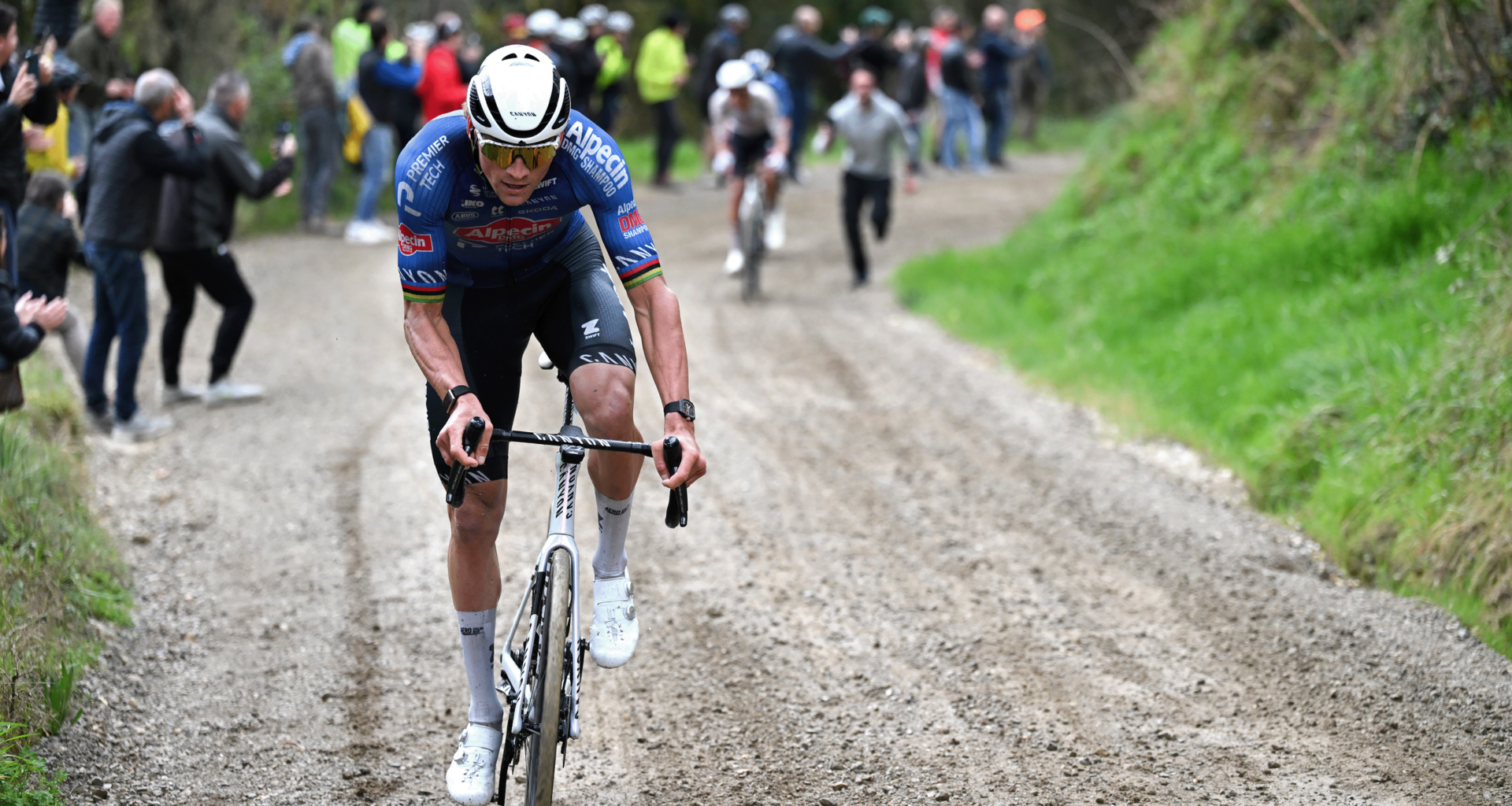 'Going as deep as I did today is difficult to simulate in training' – Mathieu van der Poel puts on a show on Tirreno-Adriatico gravel ahead of next big Classics