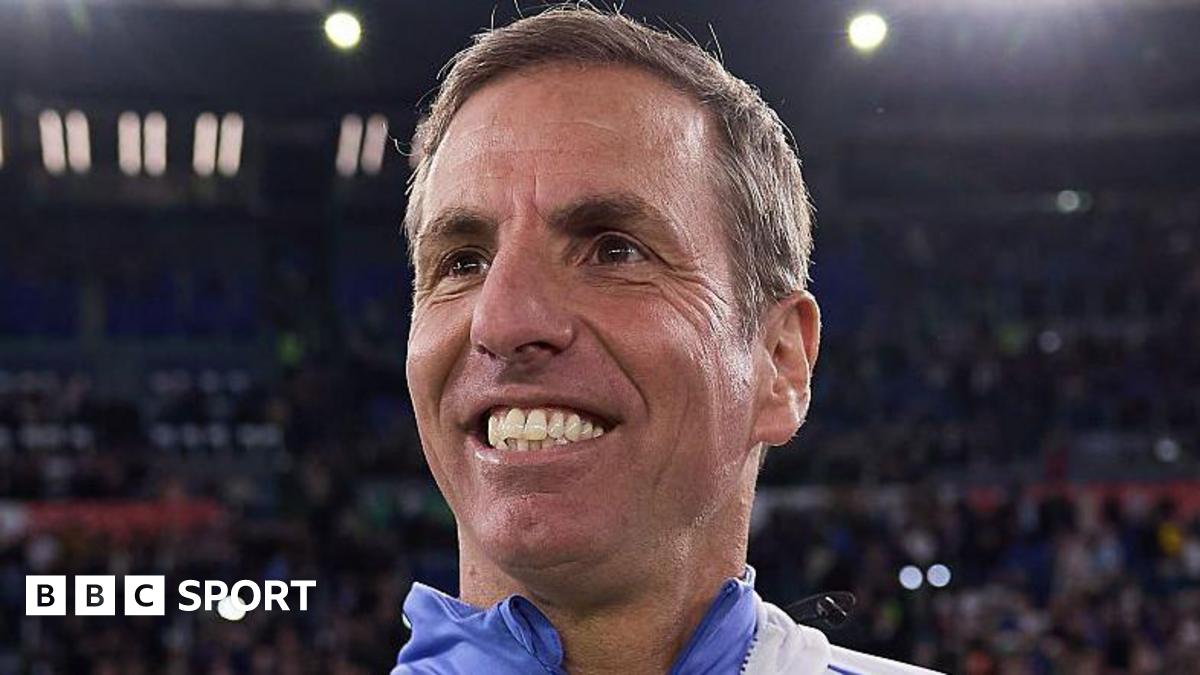 Gonzalo Quesada celebrates after Italy's win against England