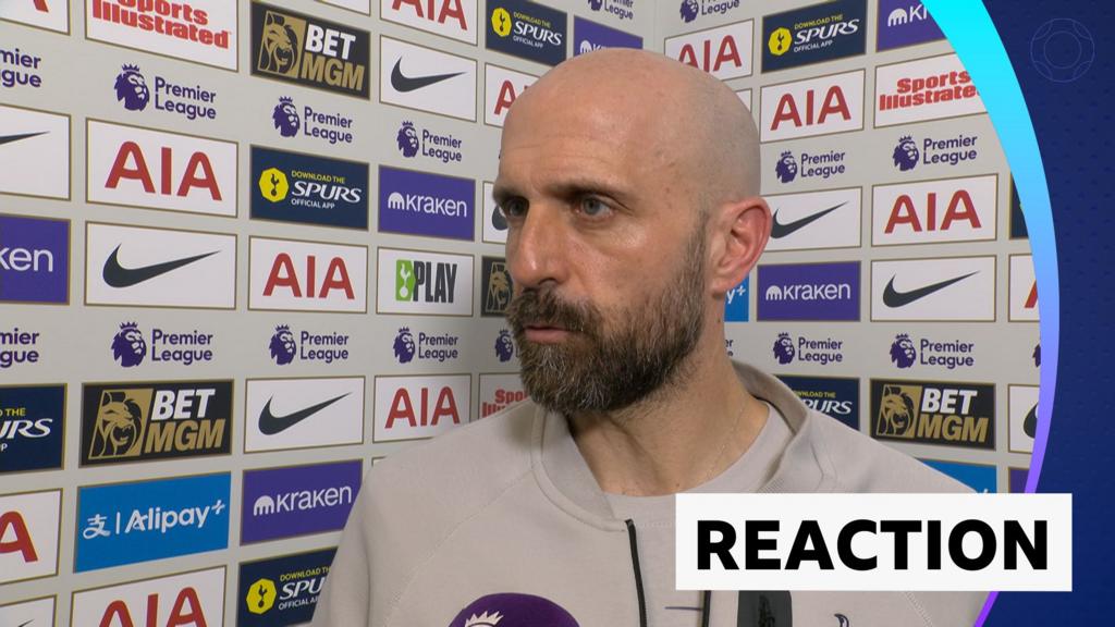 Tottenham coach Bruno Saltor