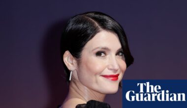 UK’s performing arts industry ‘inhospitable to parents’, research warns | Theatre