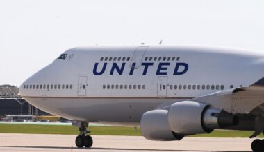United Airlines can permanently ban passengers who don’t wear headphones