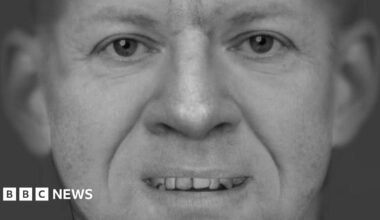 A black and white digital facial reconstruction of the unidentified man. He appears to be aged between 40 and 60, with a round face, prominent ears and slightly misshapen teeth.