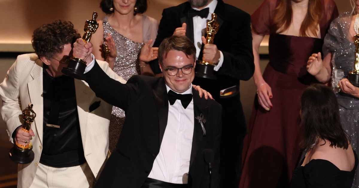 'Mr. Nobody Against Putin' Wins Oscar For Best Documentary