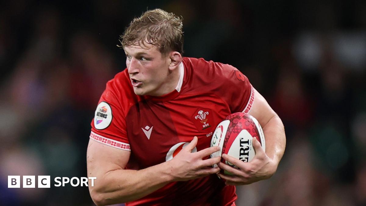 Jac Morgan in action for Wales