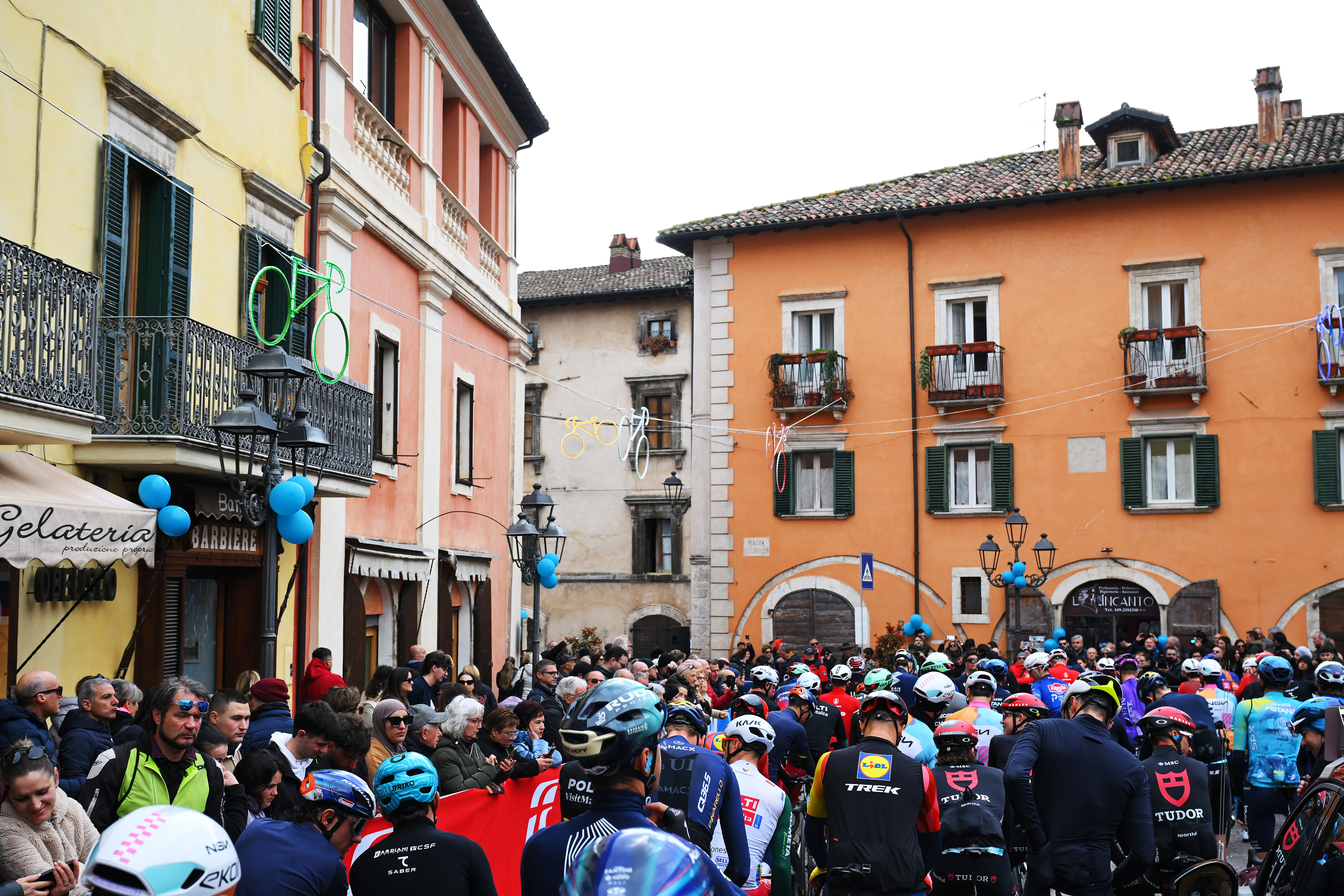 Peloton before start of stage 4 at Tirreno-Adriatico 2026